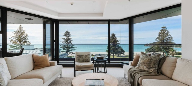 Oceanfront Designer Home Sea Views, Pool and Gym