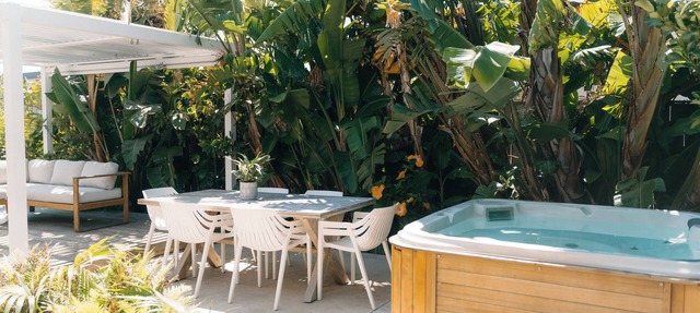 Ohope beach tropical getaway with spa