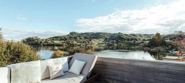 Okere Lake House - Jetty, Lake Rotoiti, Sleeps 12