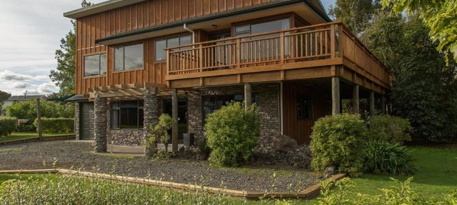 Omori Lake Escape - Holiday Home