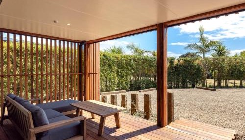 Onetangi Beach Stays Studio 2 - Coast & Country
