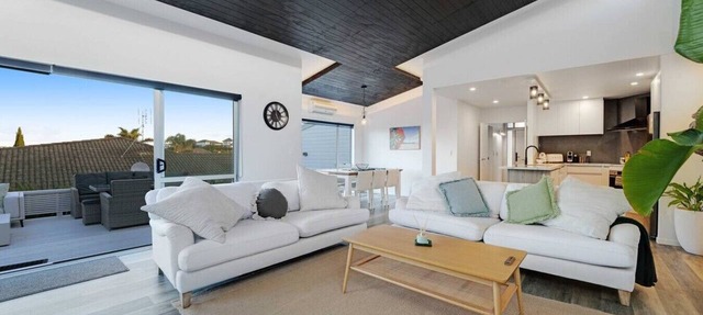 Orewa Beach Family Haven with Spa Pool & Deck
