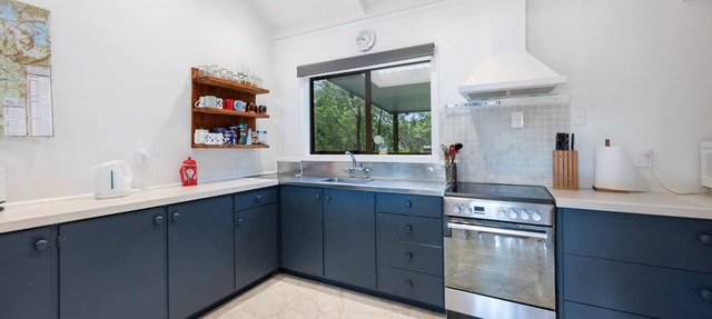 OTUMUTU LOOKOUT LAKEFRONT JETTY BOATSHED! 2 YEAR RENTAL AVAILABLE AFTER FEB 2025