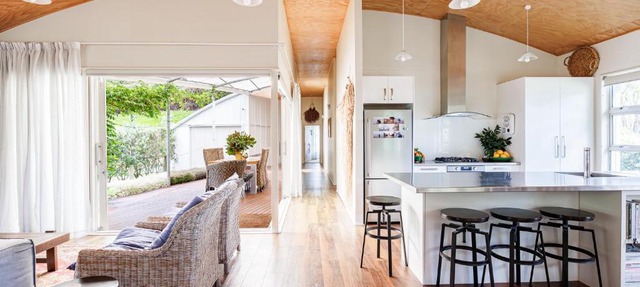 Pīwakawaka - Coastal Retreat - Waipatiki Beach