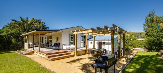 Pacific Vista - Hawkes Bay Holiday Home