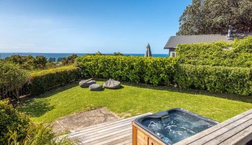 Palm Beach Panorama, Palm Beach - Be My Guest Waiheke
