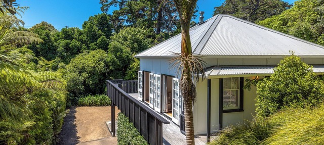 Palm Grove – A Relaxed Onetangi Bush Retreat