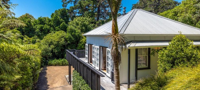 Palm Grove - A Relaxed Onetangi Bush Retreat