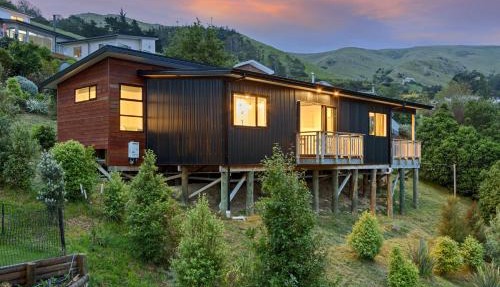 Panoramic Views from Spacious New Beach House