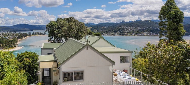 Panoramic Views on Paku - Tairua Family Retreat