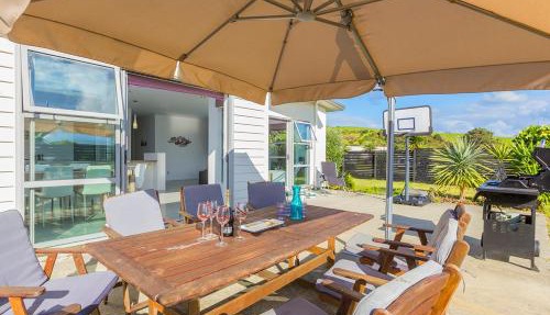 Paradise Haven - Omaha Holiday Home