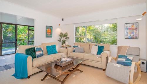 Patton's Place - Pauanui Holiday Home