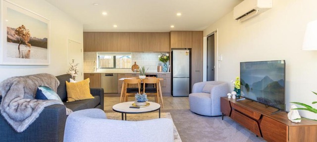 Peaceful Family CBD Stay with Car Park & EV charger