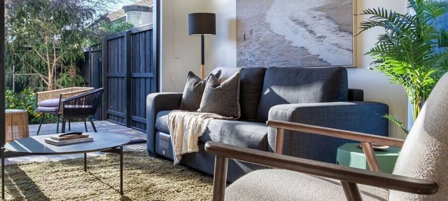 Peaceful Merivale Hideaway - Parkside + Parking