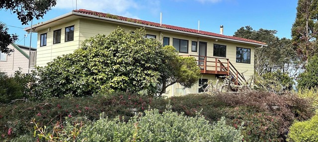 Peaceful & restorative Awhitu Peninsula retreat-80 minutes from Auckland CBD