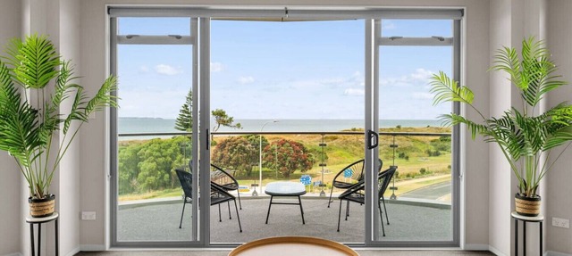 Penthouse & Panoramic Views!