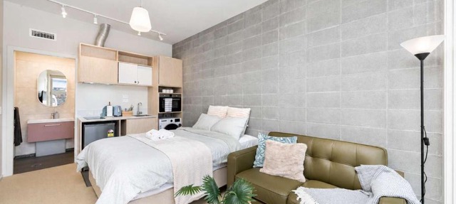 Petone City Studio with Balcony