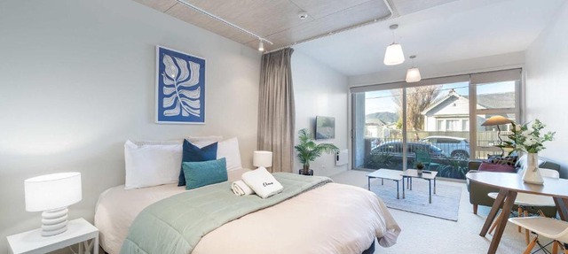 Petone Studio - Balcony Bath Tub Sleeps 2