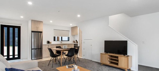 Prime Location Cosy Warm Free Off Street Park