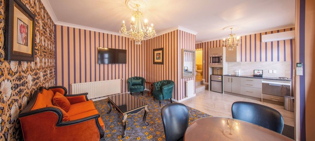 Prince's Gate Hotel