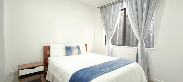 Private 2-Bedroom Guest Suite in The Gardens