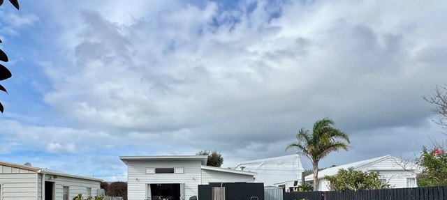 Private and Spacious House - 4 double Bedrooms