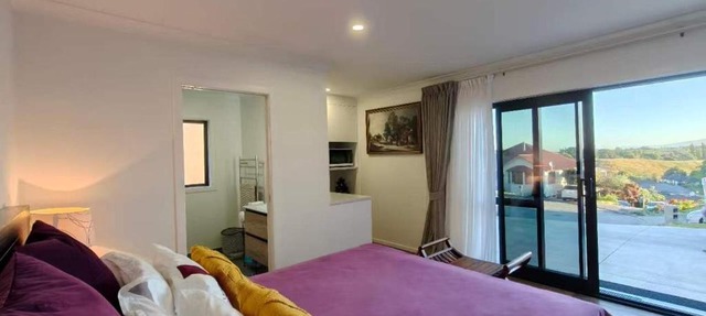 Private Cozy Sleepout with Free Parking & Self Check-in