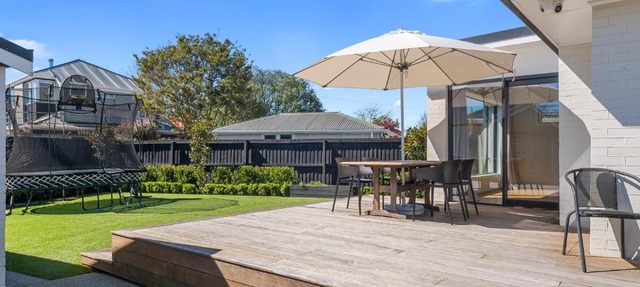 Private Family 4BR Home Near Airport - Sleeps 7 - Free Parking