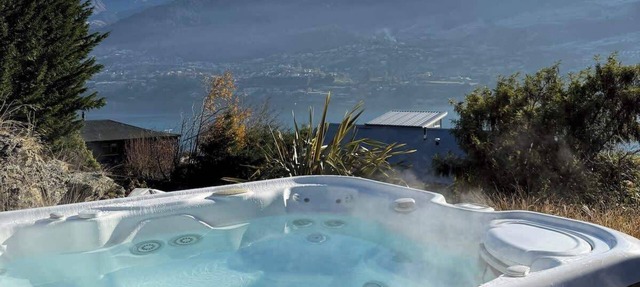 Queenstown Alpine Escape