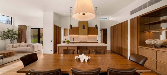 Quiet Luxury, 10 Mins from CBD with views to Coronet and The Remarkable Mtns