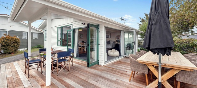 Radiant Rainbow Point - Taupo Holiday Home