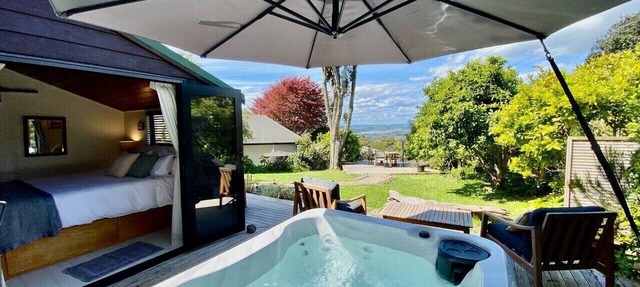 Raglan View Cottage Spa Pool