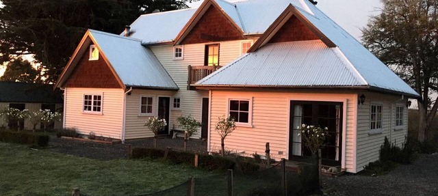 Recently Refurbished Cabin with Fantastic Views near Mount Hutt, New Zealand