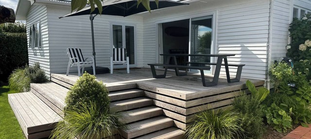 Relax at Mere Road Retreat, a quiet escape perfectly positioned near the lake!