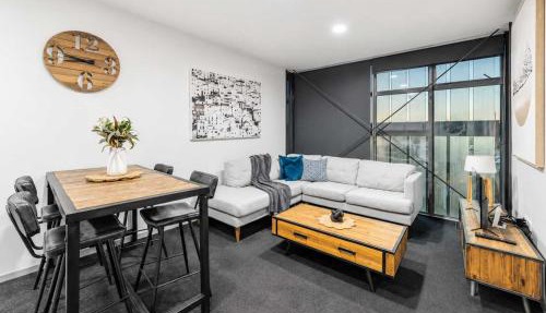 Relaxed 2BR City Base near Christchurch Attraction