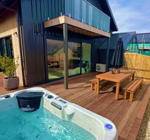 Remarkable View with Outdoor Hot Tub