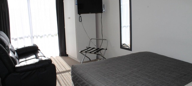 Riverview Motel