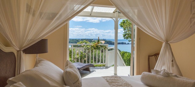 Romantic cottage with amazing seaviews - recommended by NZ HERALD