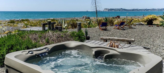 Romantic Suite Rental Located in Wine Country near Napier, North Island