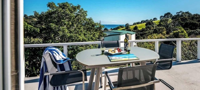 Roses Bach - Onetangi Beach Views