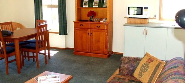 Rural Farm Stay Cottage with Full Kitchen on the South Island of New Zealand