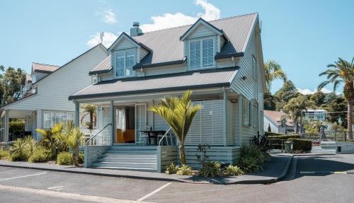 Russell Cottages - Butterfly Cottage 3 Bedroom - POOL-SPA-BBQ