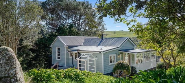 Saddlers Cottage by Homello