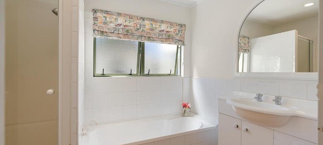 Sandy Beach House - Coopers Beach Holiday Home