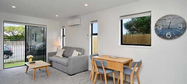 Sea air and Sandy Beach, beautiful 1 bed 1 bath