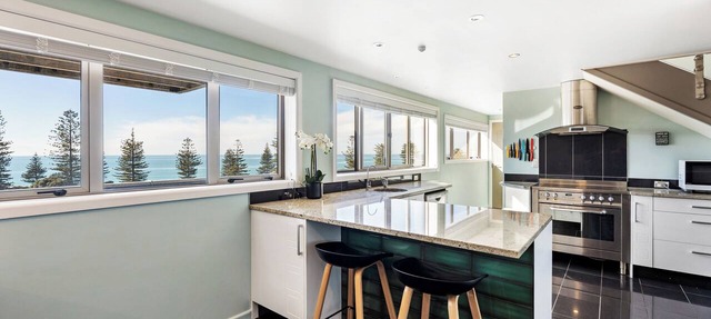 Sea and City Penthouse - Napier CBD