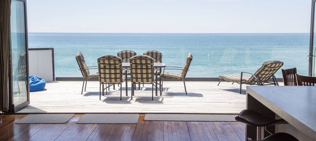Sea Deck Escape - Pukehina Beach