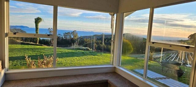 Sea & Mountain Views Retreat on Rosemary Farm