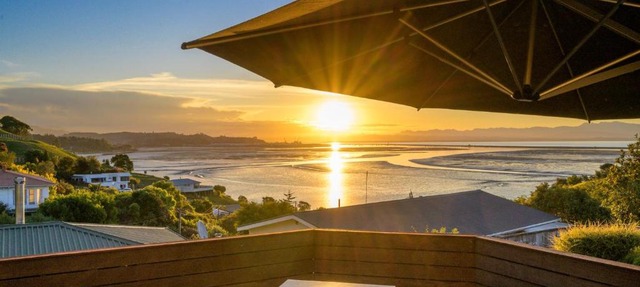 Sea Views and Sunsets in Nelson