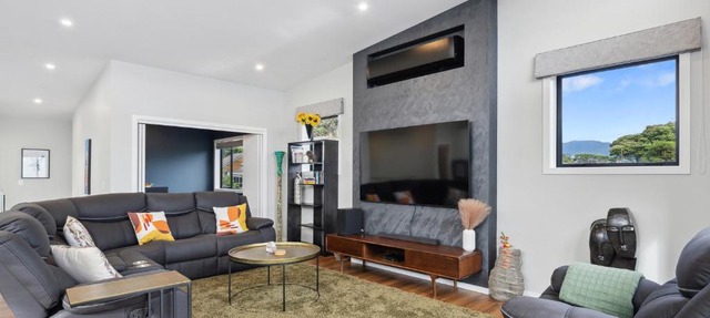Seabreeze Retreat - Paraparaumu Holiday Home